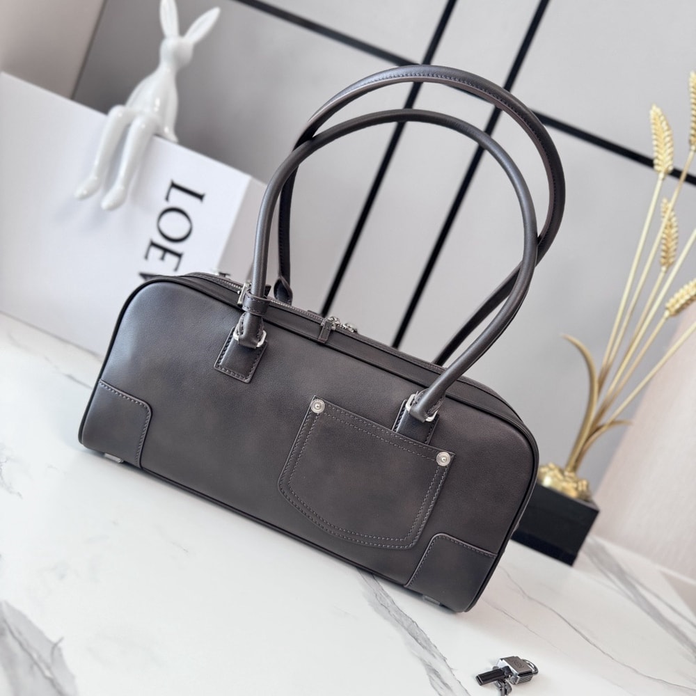 2-141.jpg LOEWE Medium Amazona 31 cropped bag in shiny calfskin(HIGH-END GRADE)