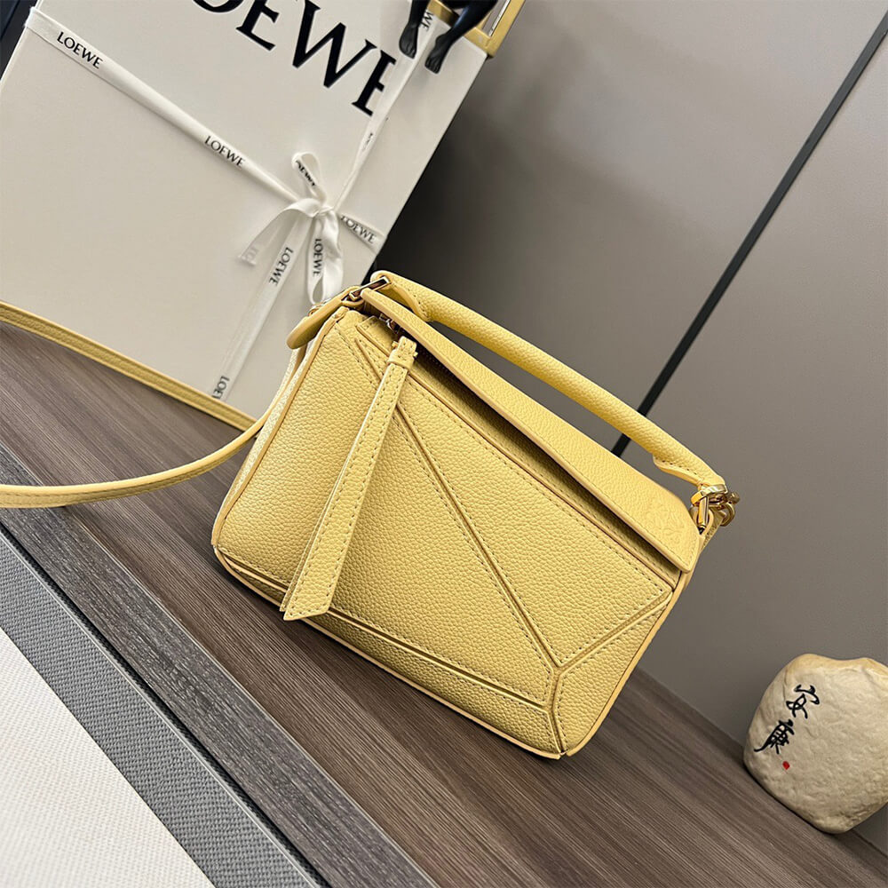 2-19.jpg LOEWE Mini Puzzle bag