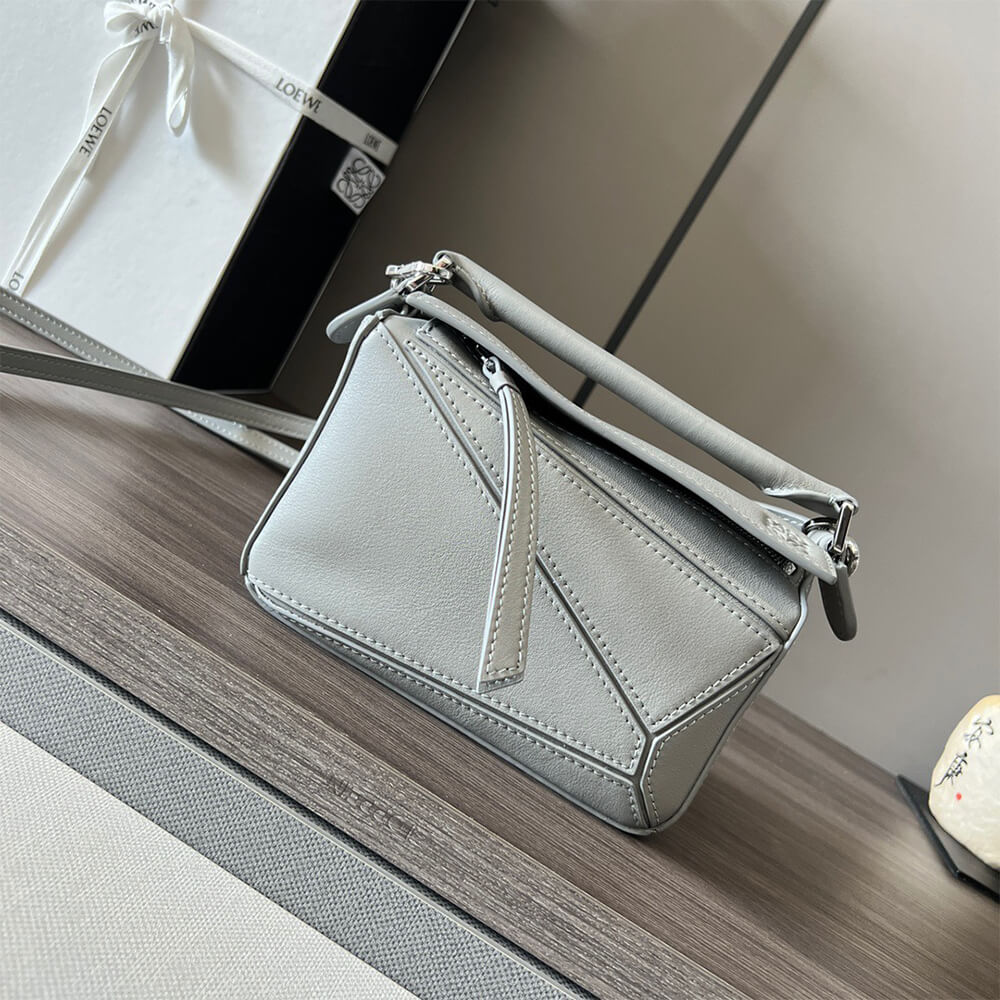 2-20.jpg LOEWE Mini Puzzle bag