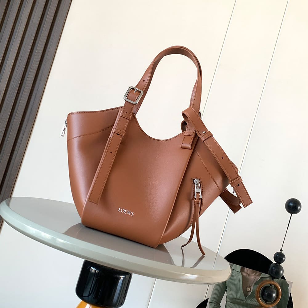 2-219.jpg LOEWE Hammock Flip bag in classic calfskin(HIGH-END GRADE)