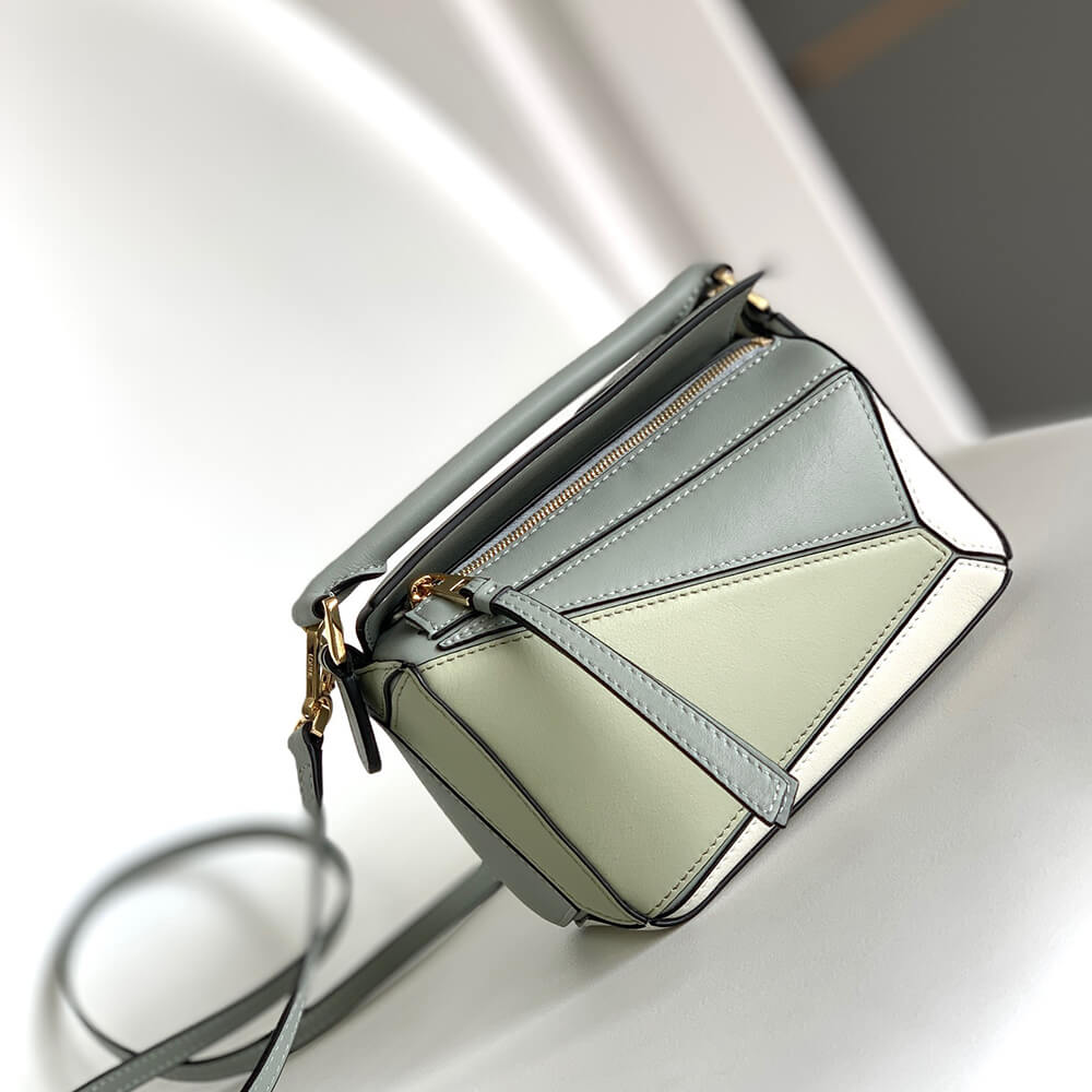 2-24-1.jpg LOEWE Mini Puzzle bag
