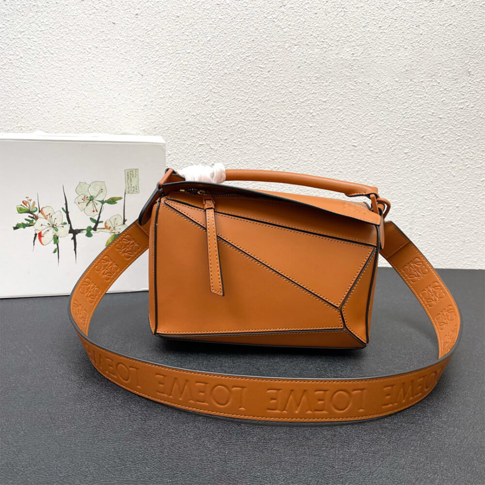 2-34.jpg LOEWE Small Puzzle Bag