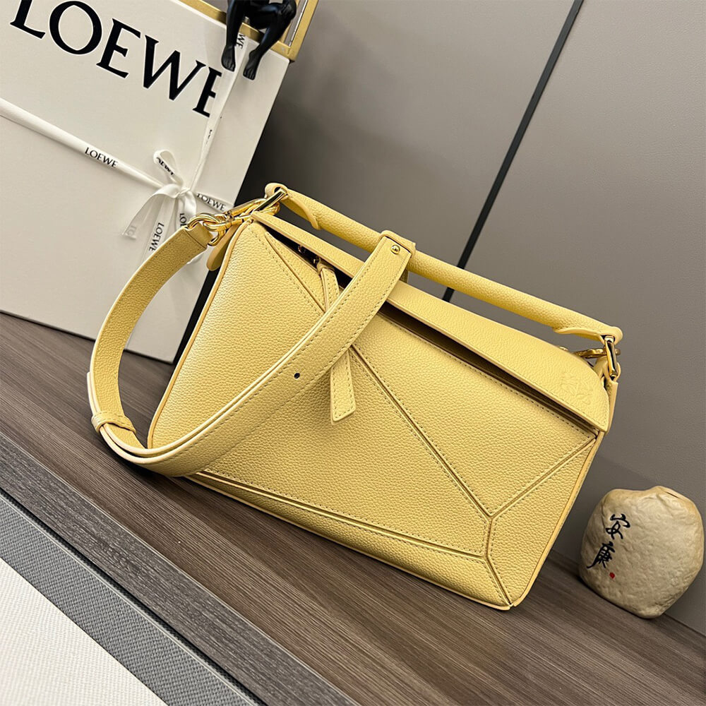 2-35-1.jpg LOEWE Small Puzzle Bag