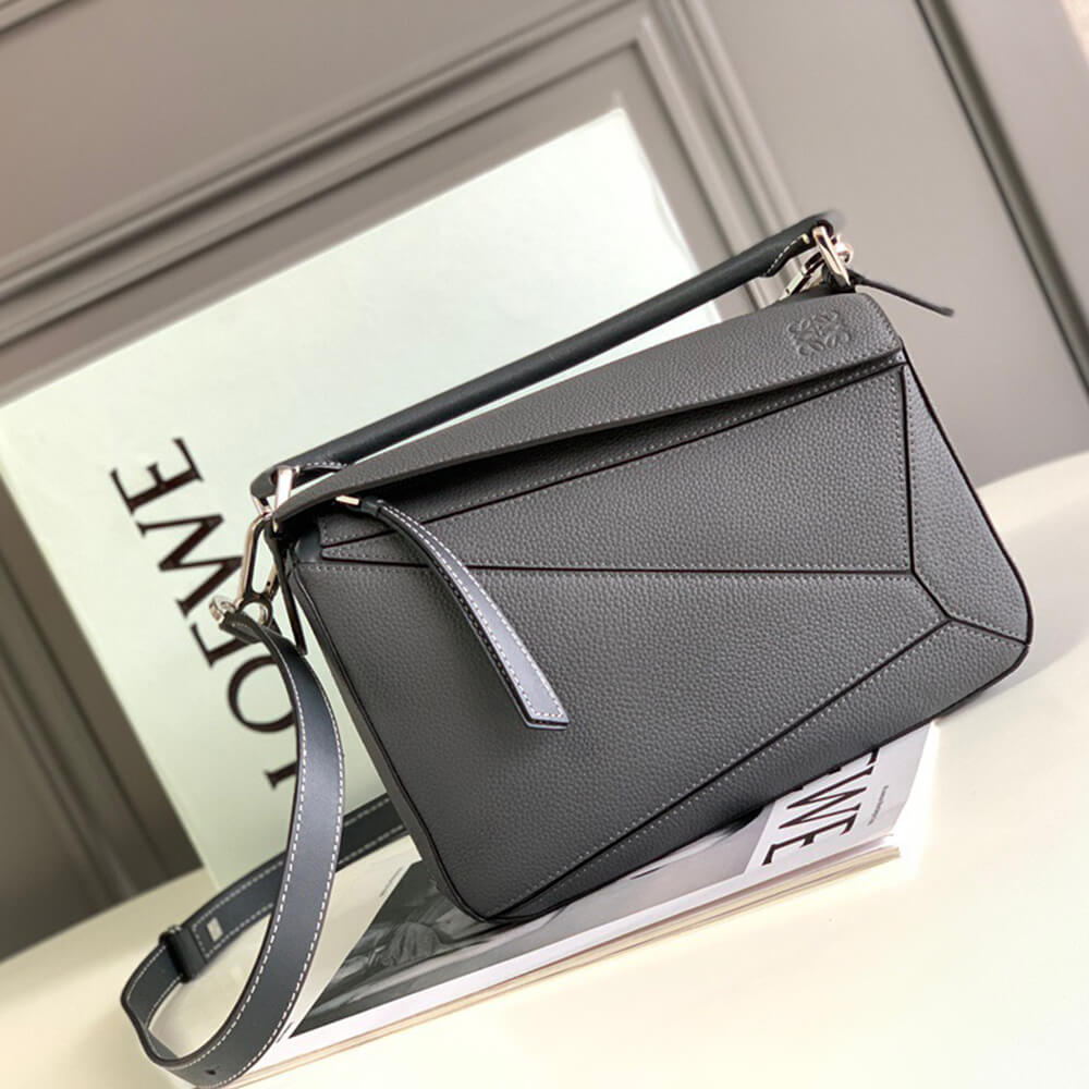 2-37.jpg LOEWE Small Puzzle Bag