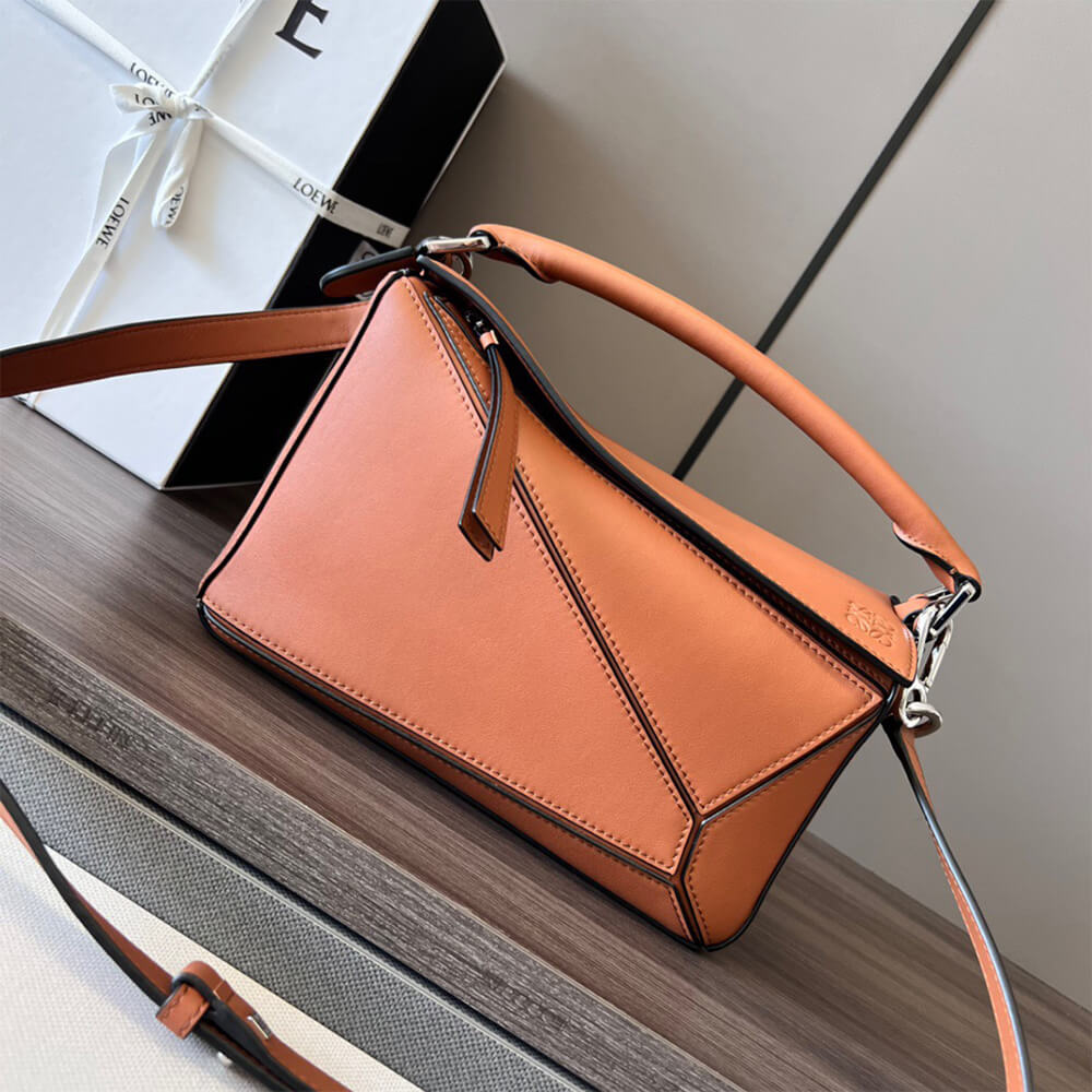 2-38.jpg LOEWE Small Puzzle Bag