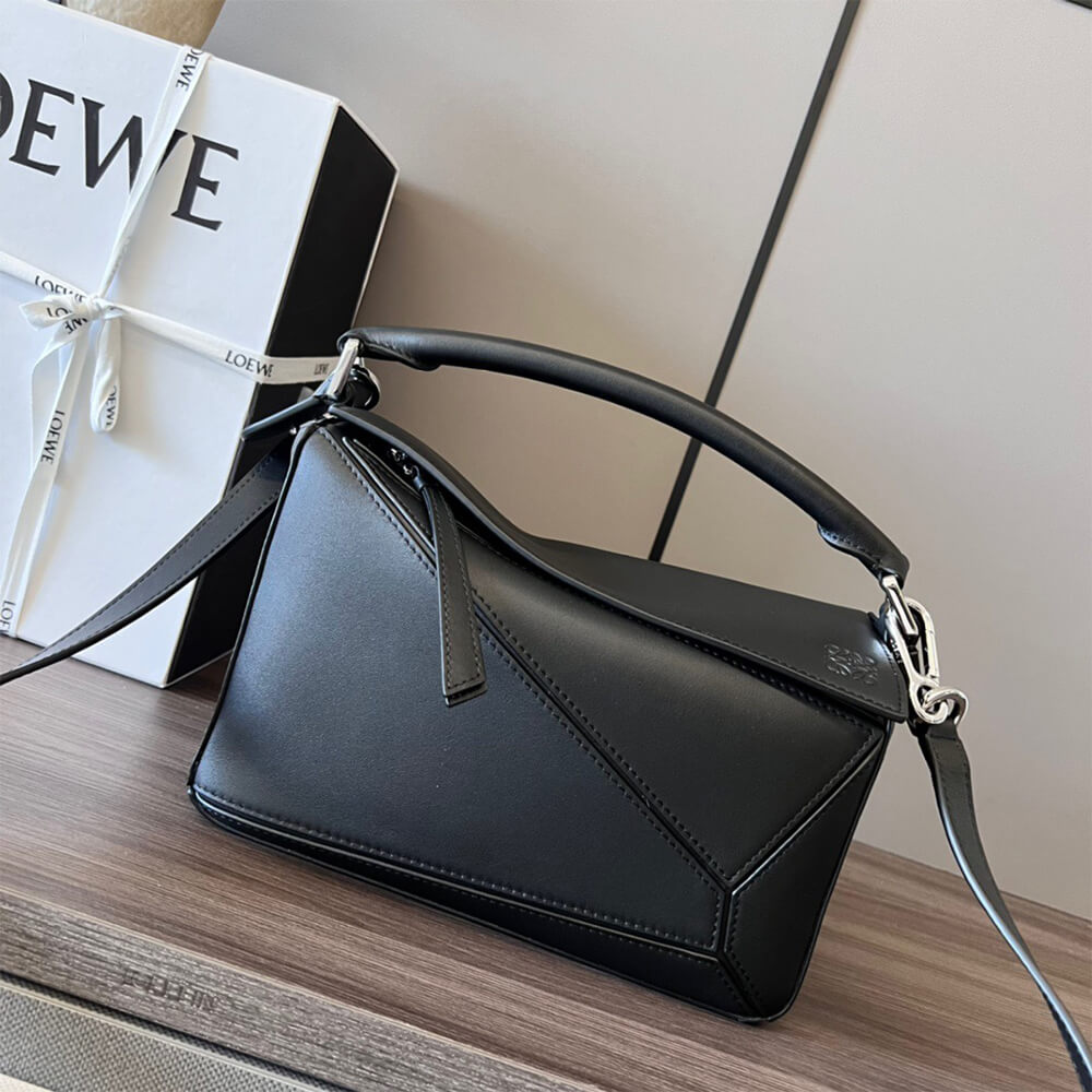 2-40-1.jpg LOEWE Small Puzzle Bag