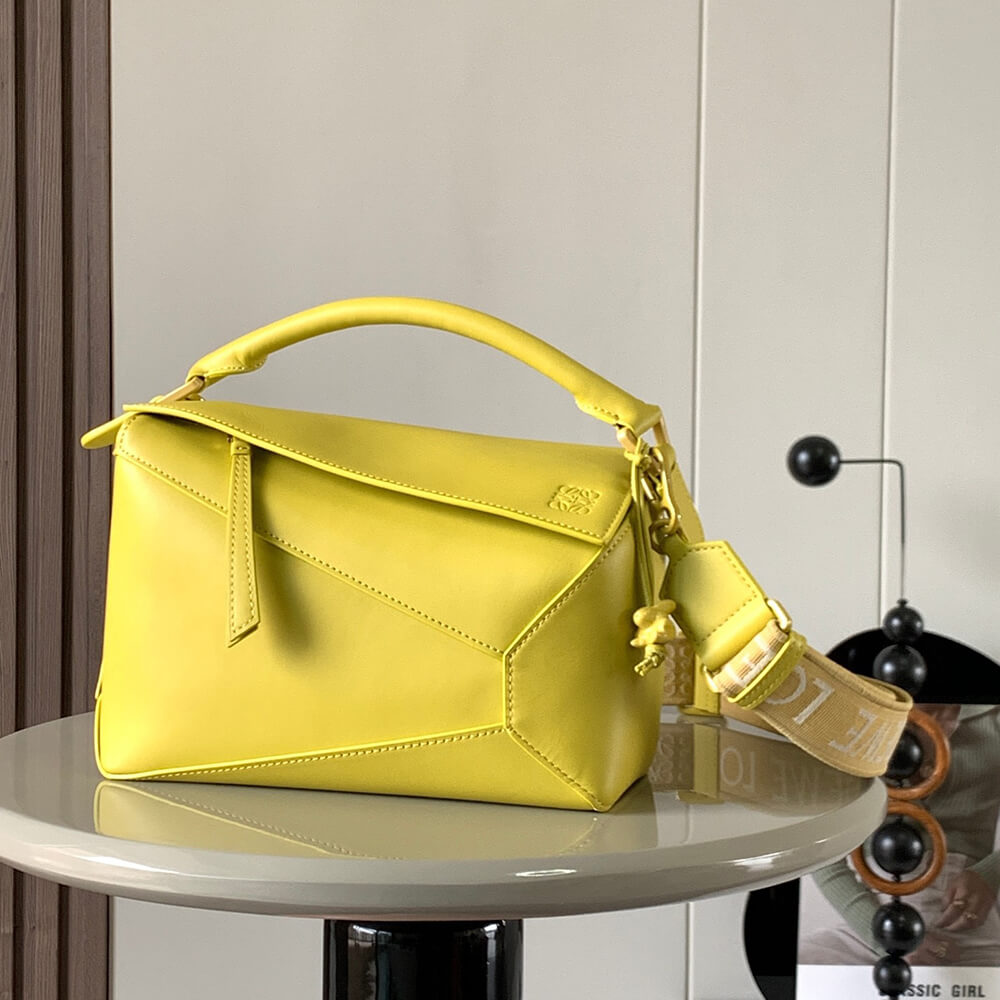 2-66-1.jpg LOEWE Small Puzzle Bag