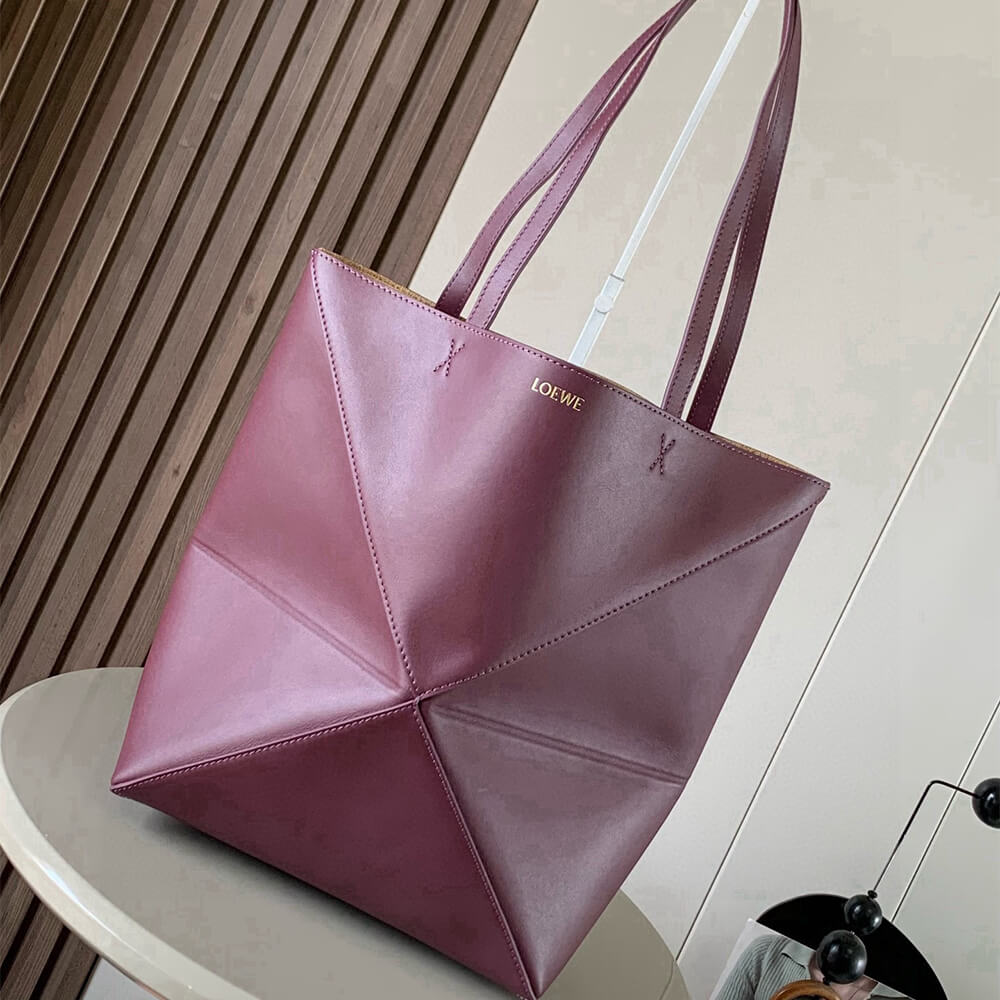 2-69.jpg LOEWE Medium Puzzle Fold tote in shiny calfskin(HIGH-END GRADE)
