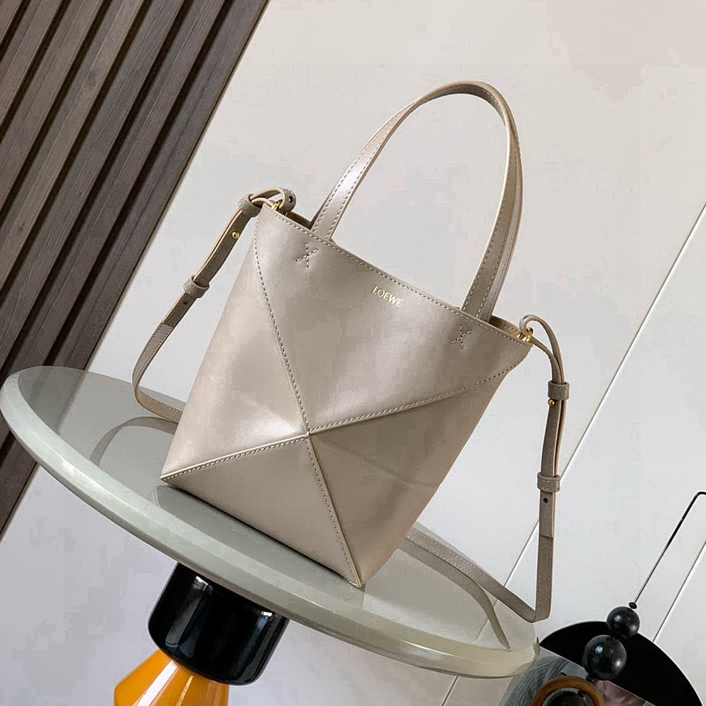 2-72.jpg LOEWE Mini Puzzle Fold tote in shiny calfskin(HIGH-END GRADE)