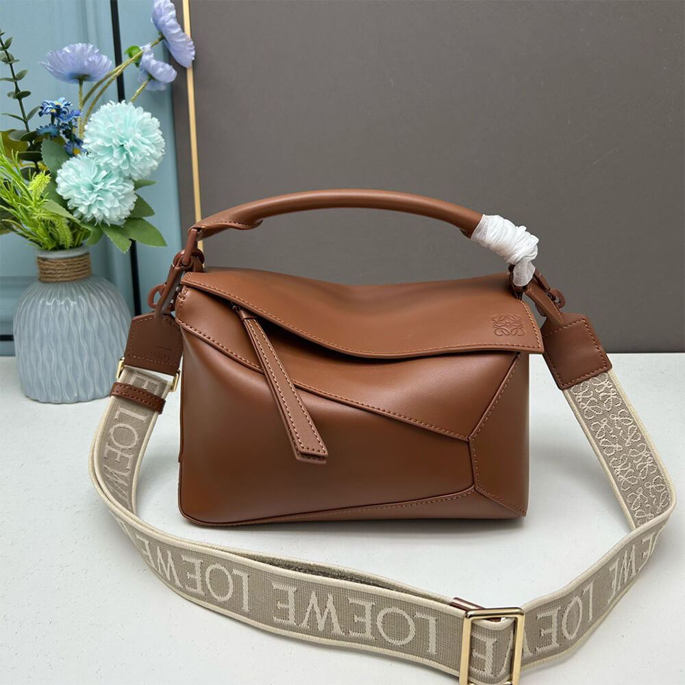 2-79.jpg LOEWE Small Puzzle Bag