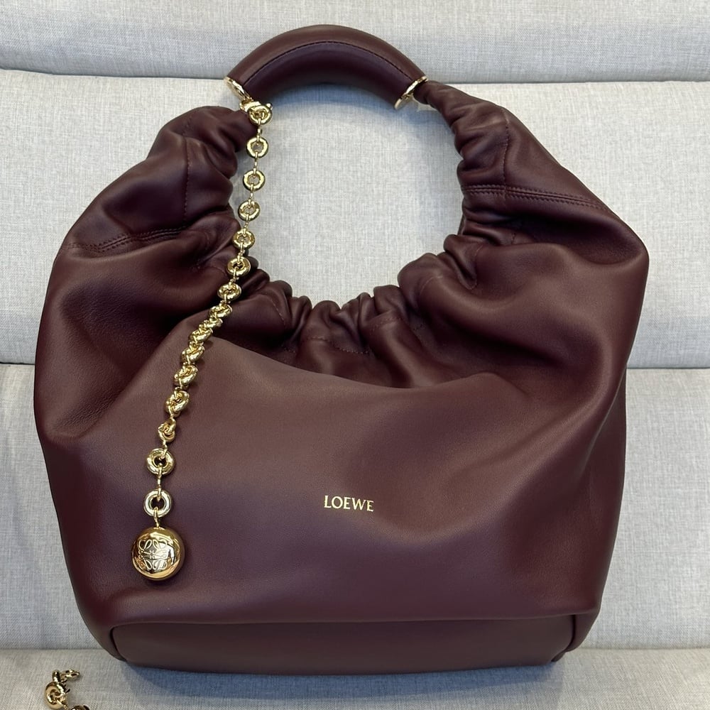 2-97.jpg Loewe Medium Squeeze bag in nappa lambskin