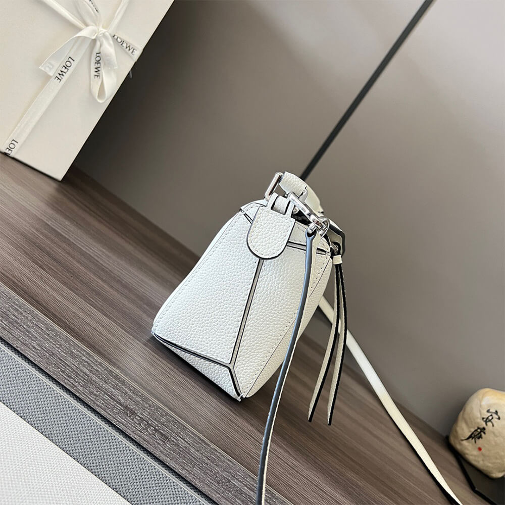 3-23-1.jpg LOEWE Mini Puzzle bag
