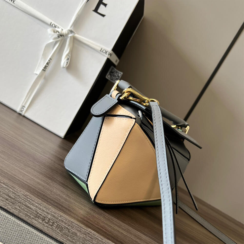 3-26-1.jpg LOEWE Mini Puzzle bag