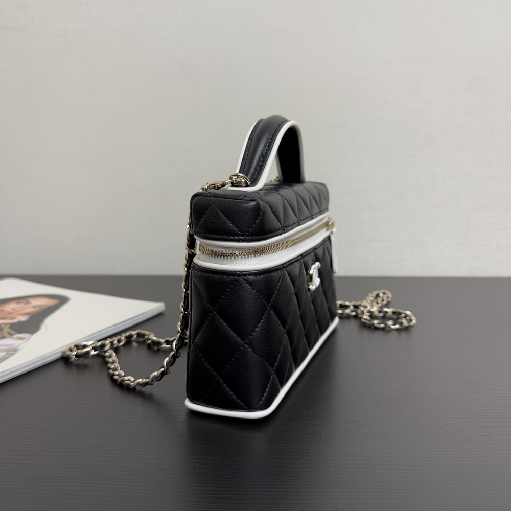 3-278.jpg CHANEL Vanity Case(HIGH-END GRADE)