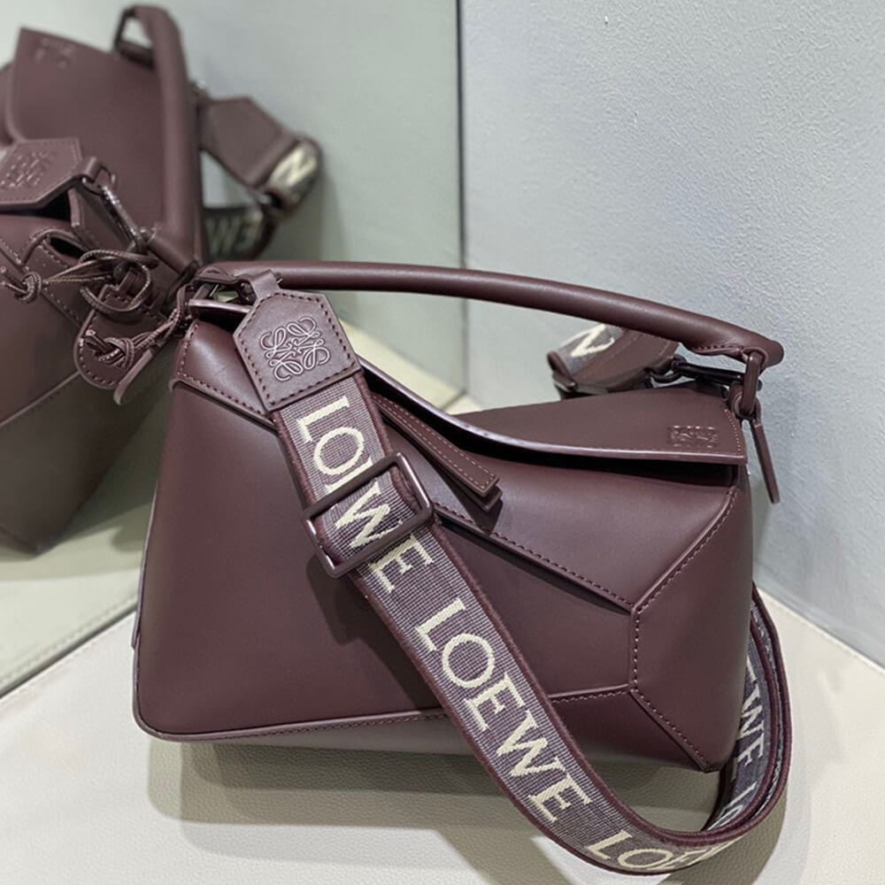 3-29.jpg LOEWE Small Puzzle Bag