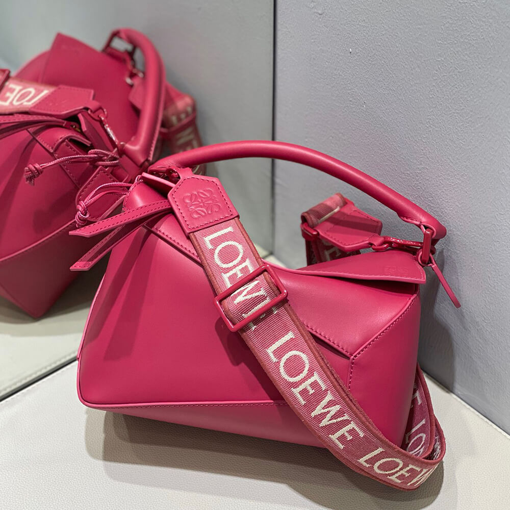 3-32.jpg LOEWE Small Puzzle Bag