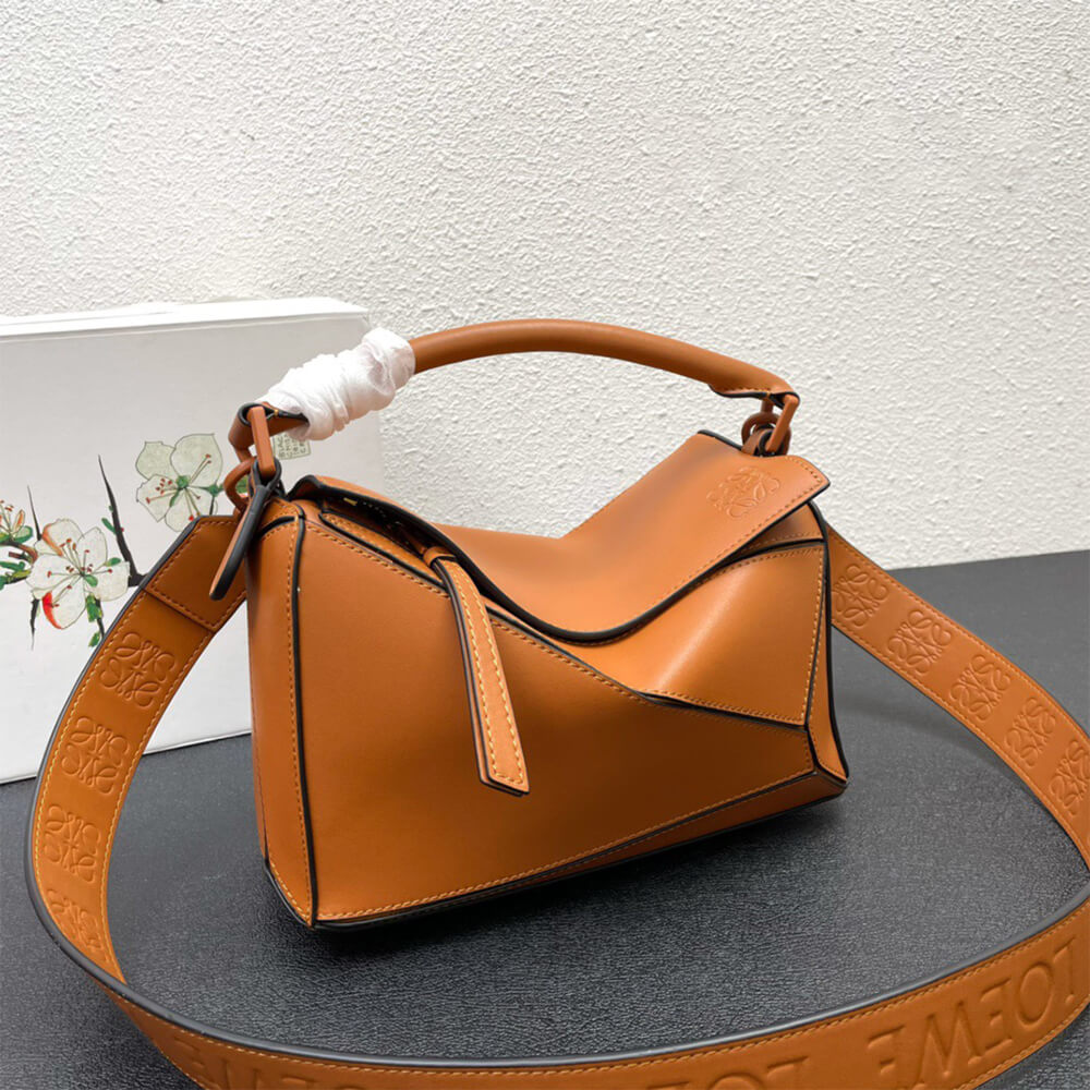 3-34.jpg LOEWE Small Puzzle Bag
