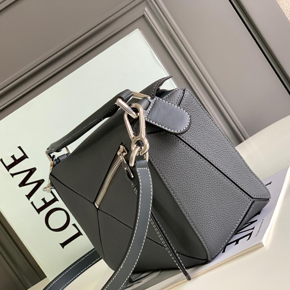 3-37.jpg LOEWE Small Puzzle Bag