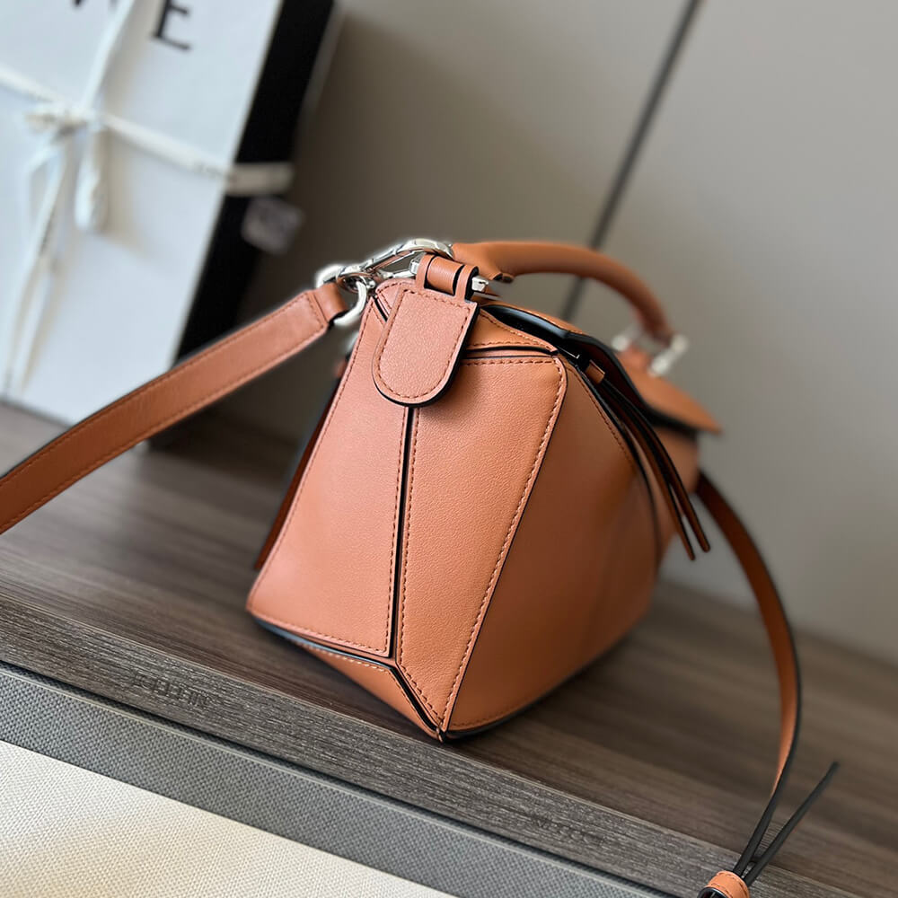 3-38.jpg LOEWE Small Puzzle Bag