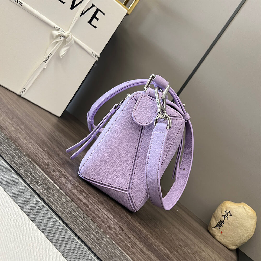 3-39.jpg LOEWE Small Puzzle Bag