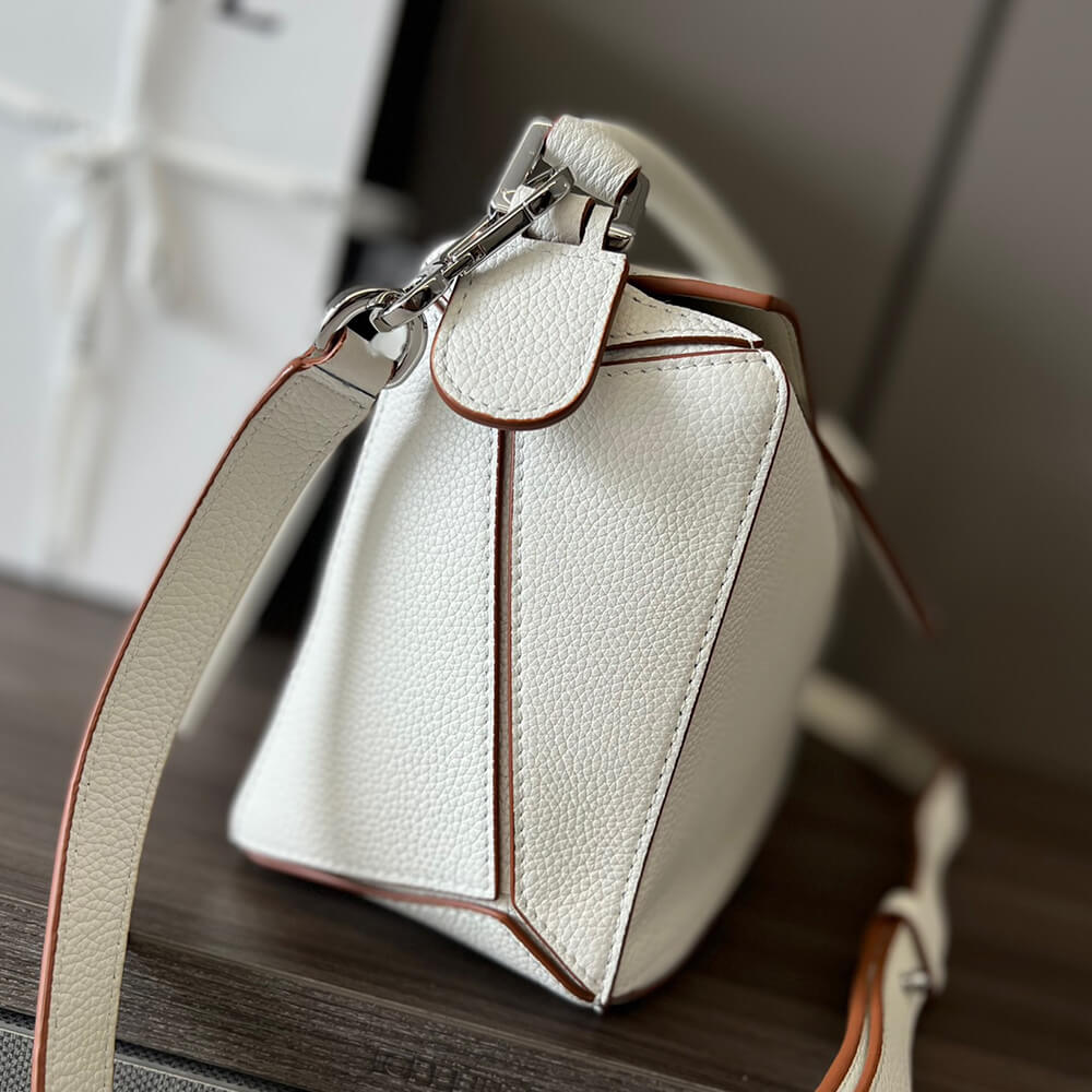 3-41-1.jpg LOEWE Small Puzzle Bag