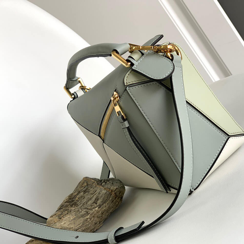 3-42.jpg LOEWE Small Puzzle Bag