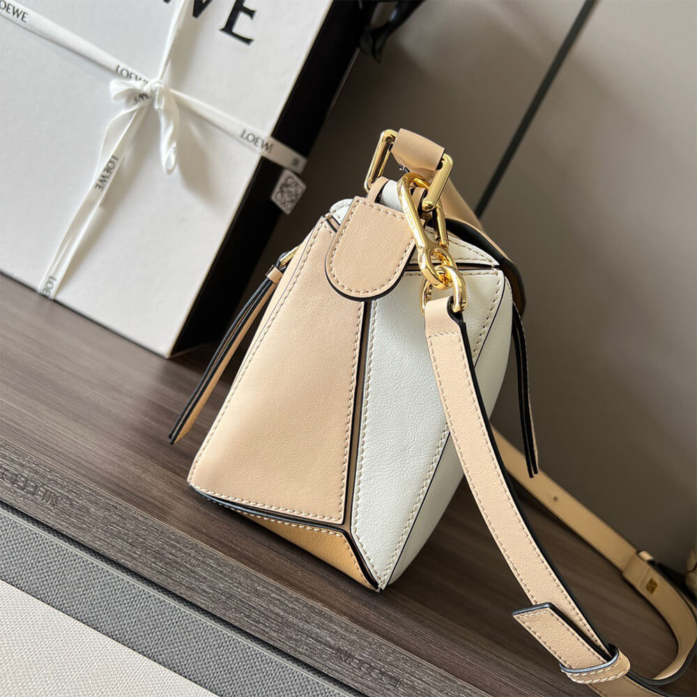 3-43-1.jpg LOEWE Small Puzzle Bag