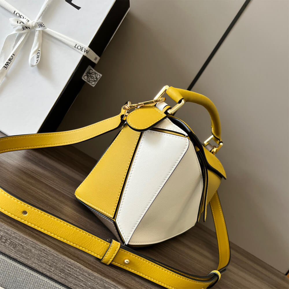 3-44-1.jpg LOEWE Small Puzzle Bag