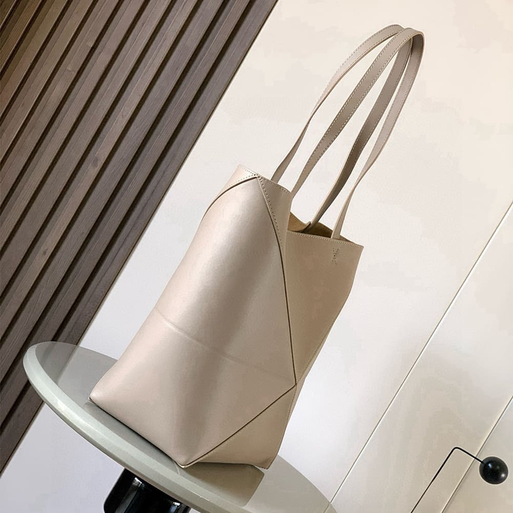 3-65.jpg LOEWE Medium Puzzle Fold tote in shiny calfskin(HIGH-END GRADE)