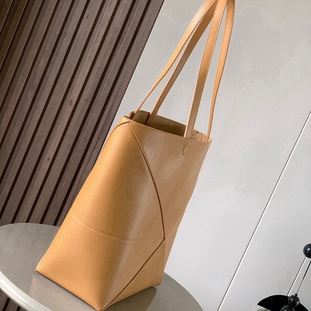 3-67.jpg LOEWE Medium Puzzle Fold tote in shiny calfskin(HIGH-END GRADE)