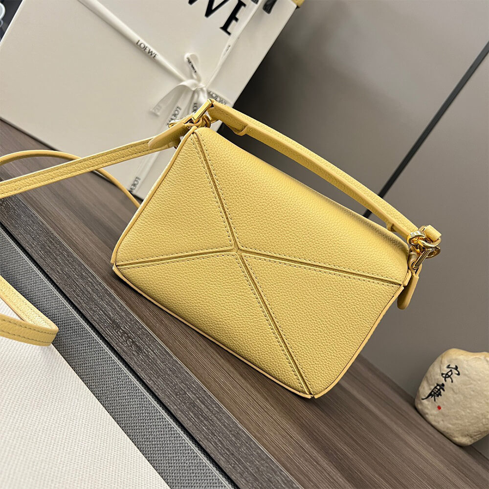 4-19.jpg LOEWE Mini Puzzle bag