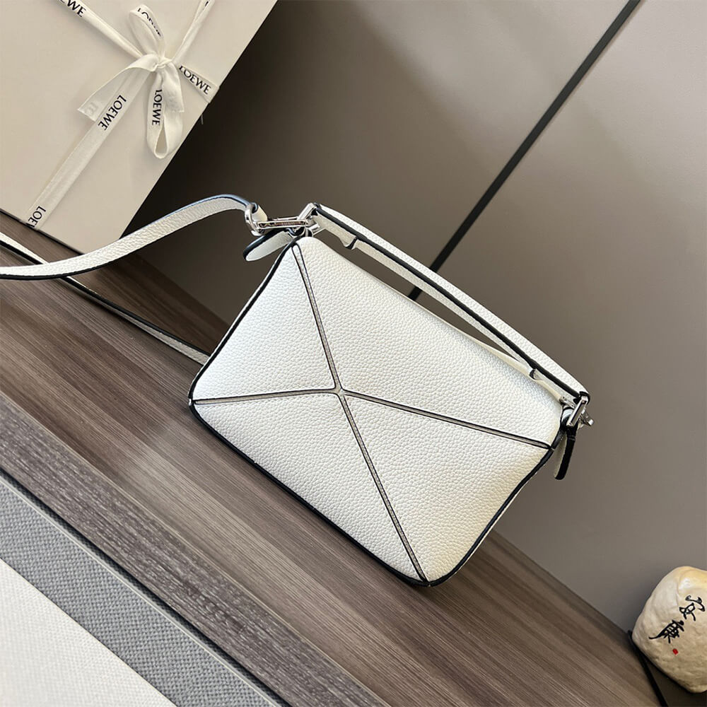 4-23-1.jpg LOEWE Mini Puzzle bag