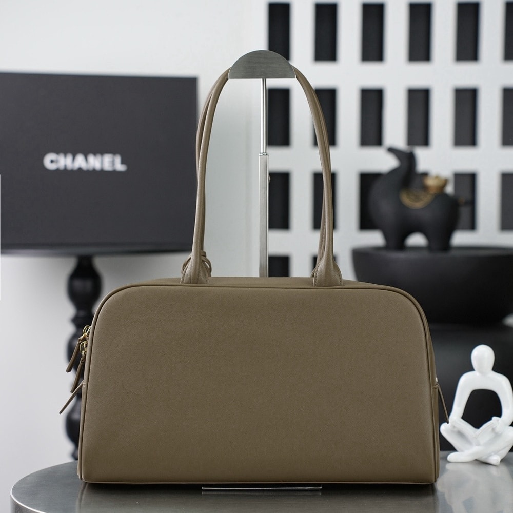 4-259.jpg CHANEL Large Bowling Bag(HIGH-END GRADE)