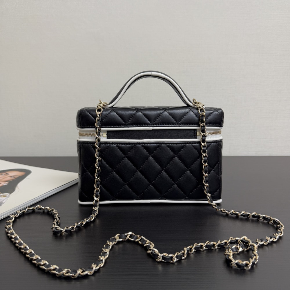 4-278.jpg CHANEL Vanity Case(HIGH-END GRADE)