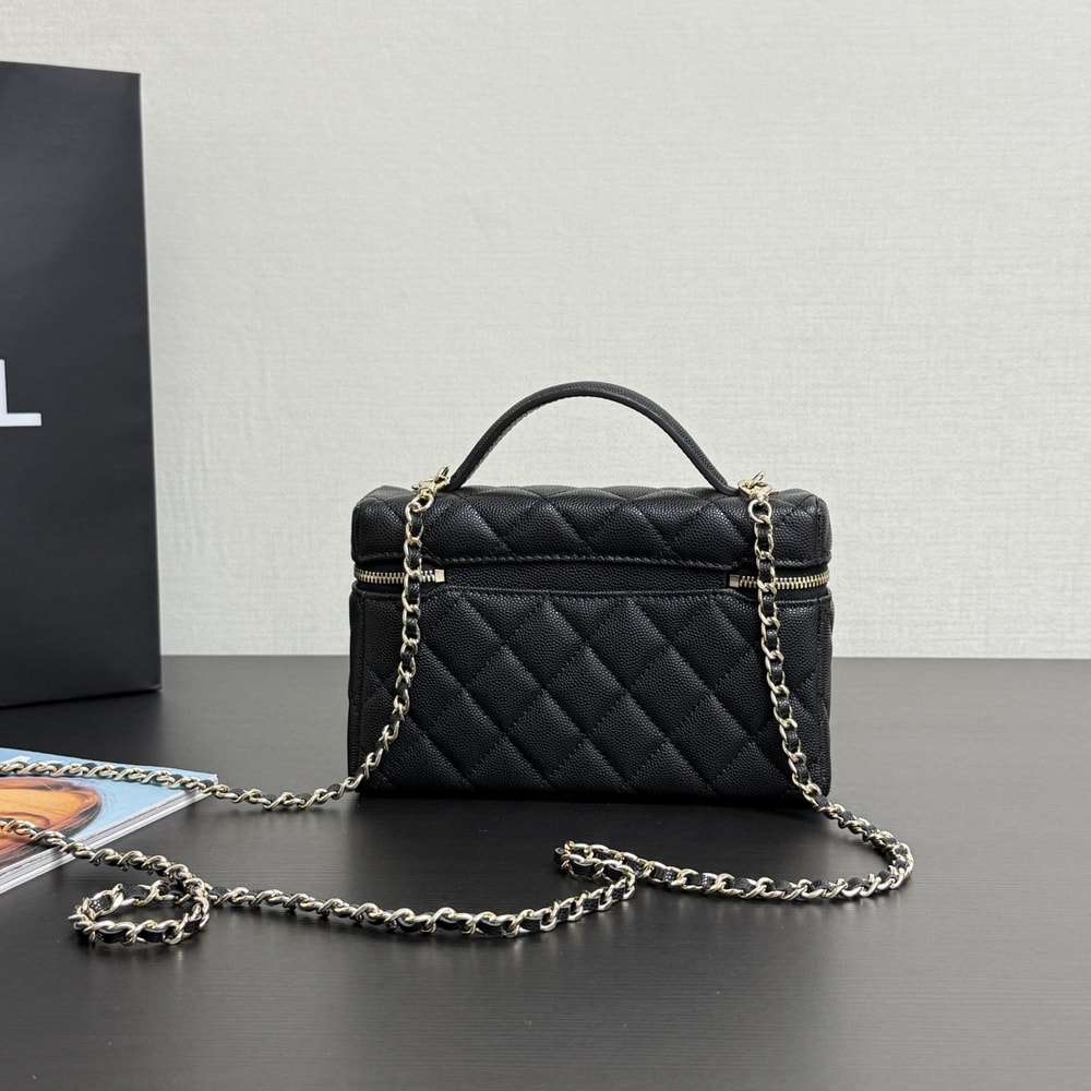 4-279.jpg CHANEL Vanity Case(HIGH-END GRADE)