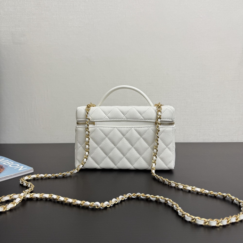 4-281.jpg CHANEL Vanity Case(HIGH-END GRADE)