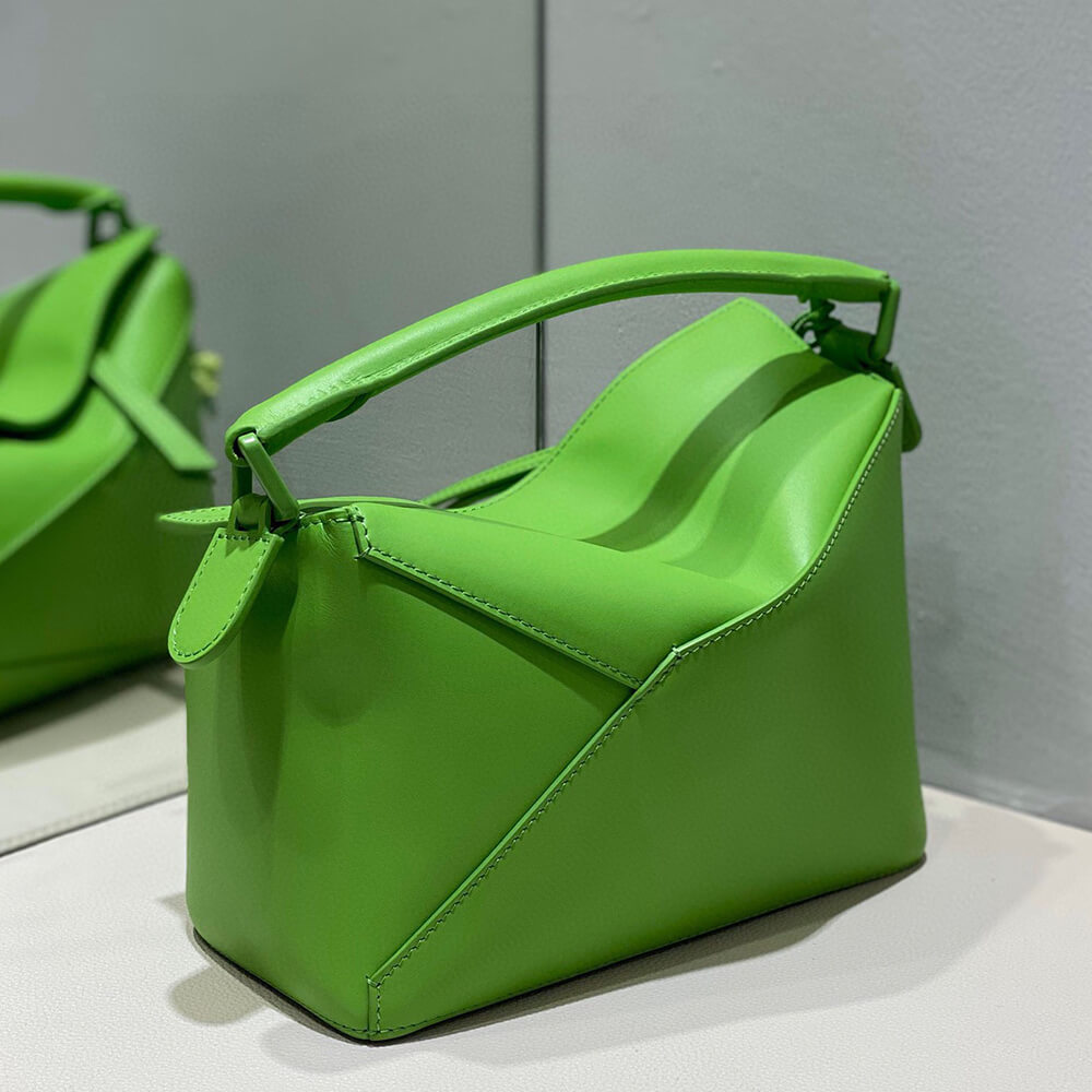 4-33.jpg LOEWE Small Puzzle Bag