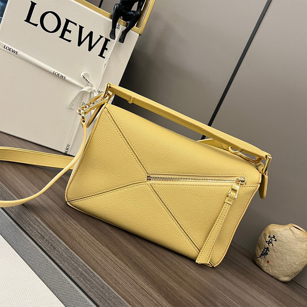 4-35-1.jpg LOEWE Small Puzzle Bag
