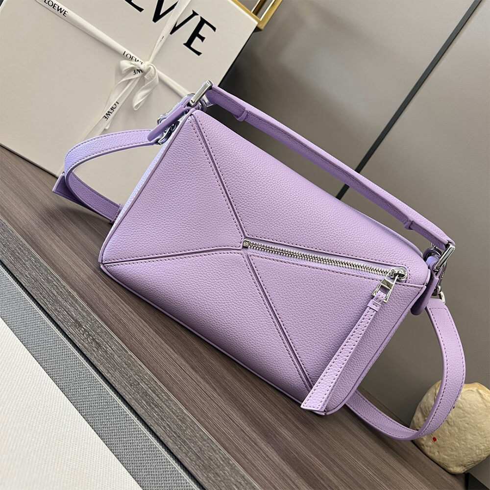 4-39.jpg LOEWE Small Puzzle Bag