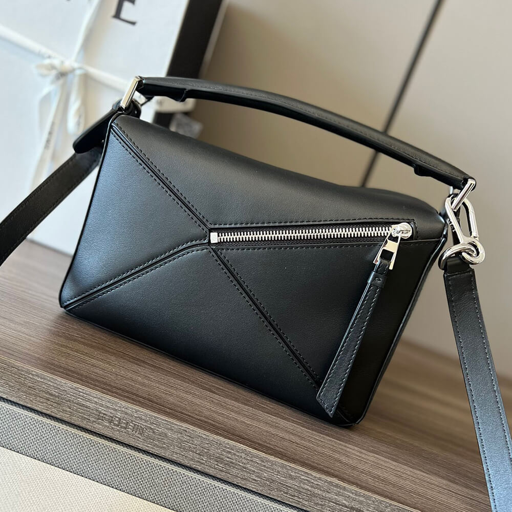 4-40-1.jpg LOEWE Small Puzzle Bag