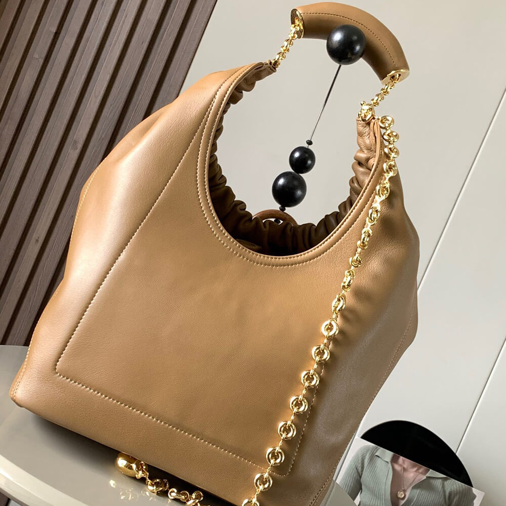 4-41.jpg Loewe Medium Squeeze bag in nappa lambskin
