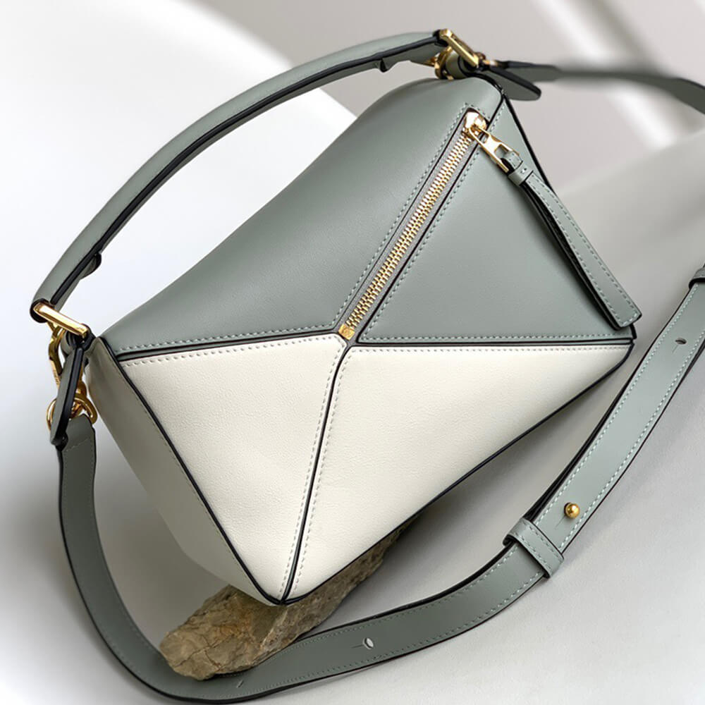 4-42.jpg LOEWE Small Puzzle Bag