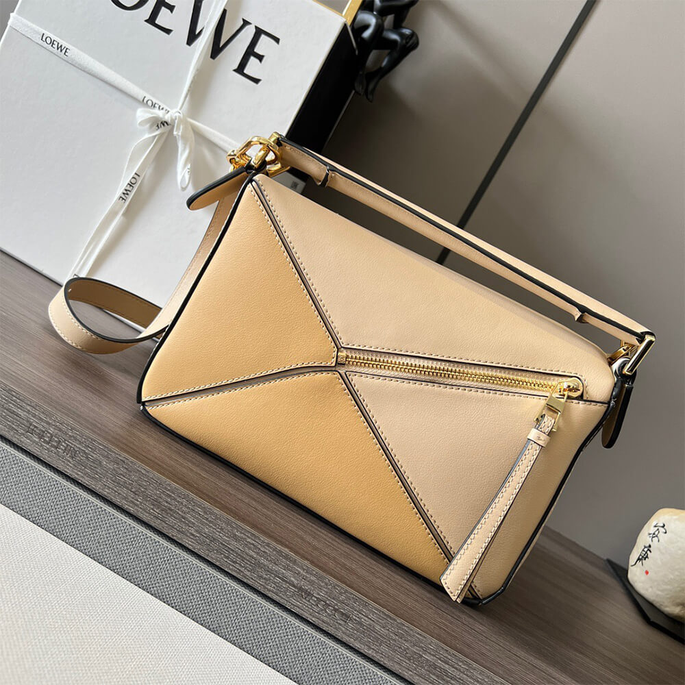 4-43-1.jpg LOEWE Small Puzzle Bag