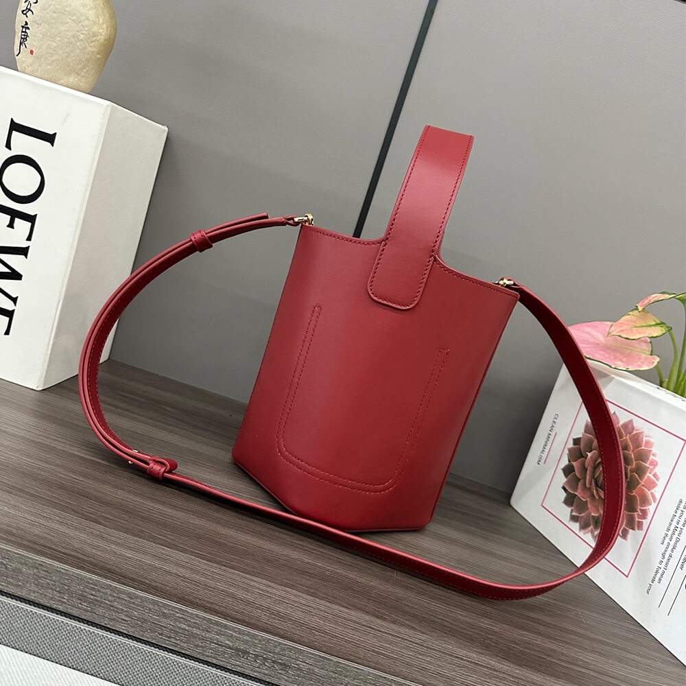 4-512-1.jpg LOEWE Mini Pebble bucket in smooth calfskin(high-end grade)