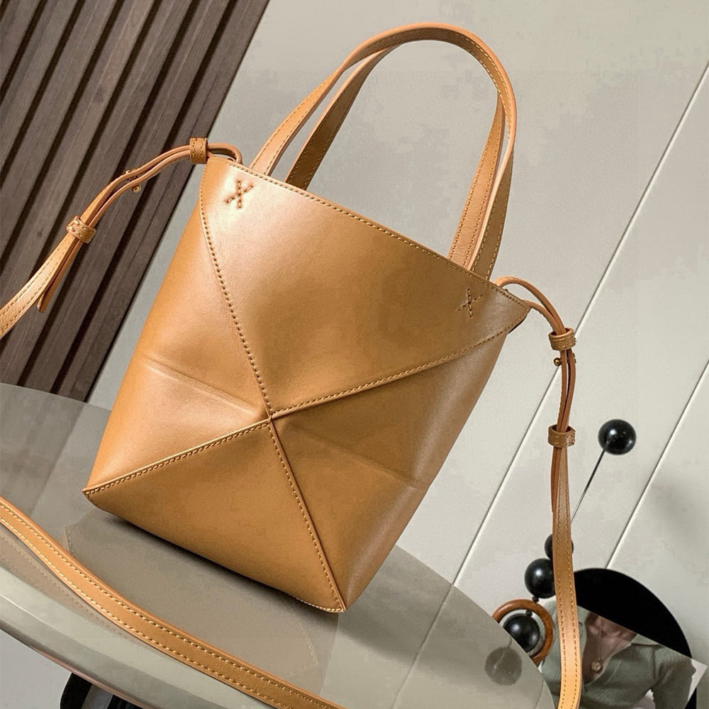 4-73.jpg LOEWE Mini Puzzle Fold tote in shiny calfskin(HIGH-END GRADE)