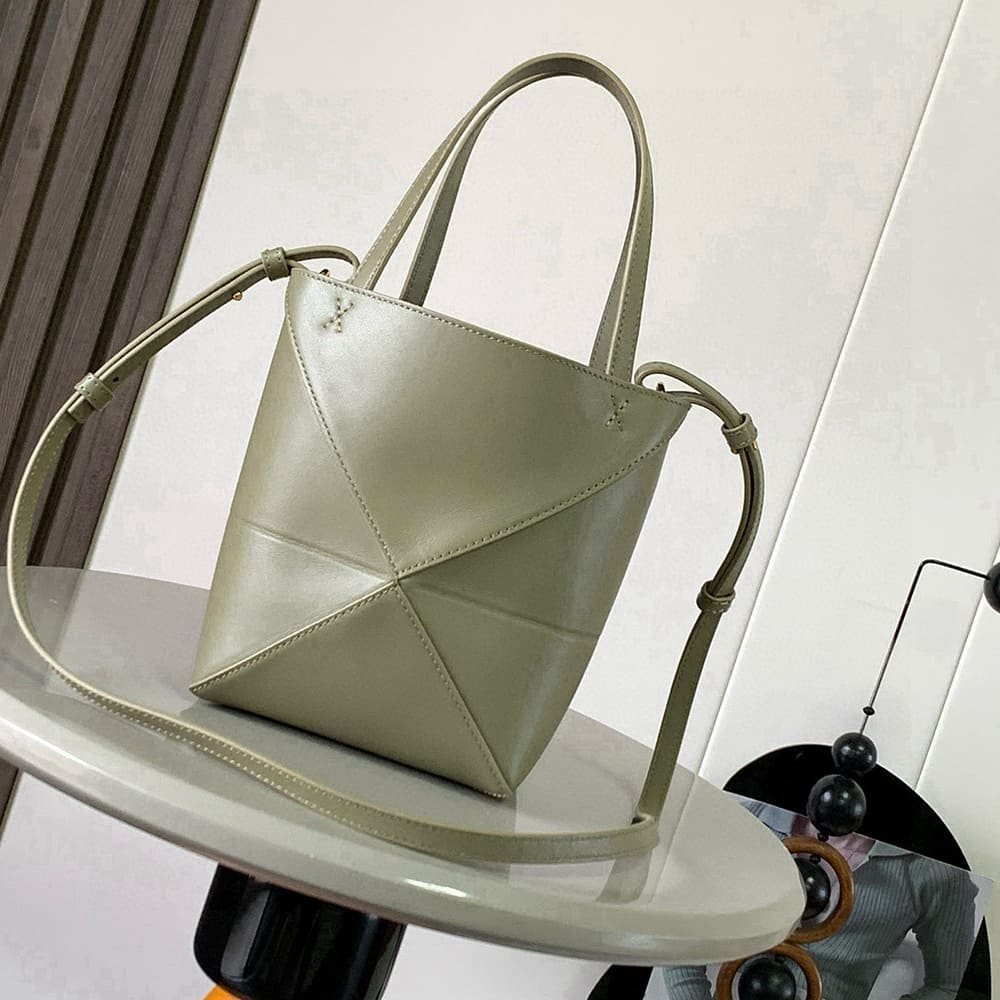 4-75.jpg LOEWE Mini Puzzle Fold tote in shiny calfskin(HIGH-END GRADE)