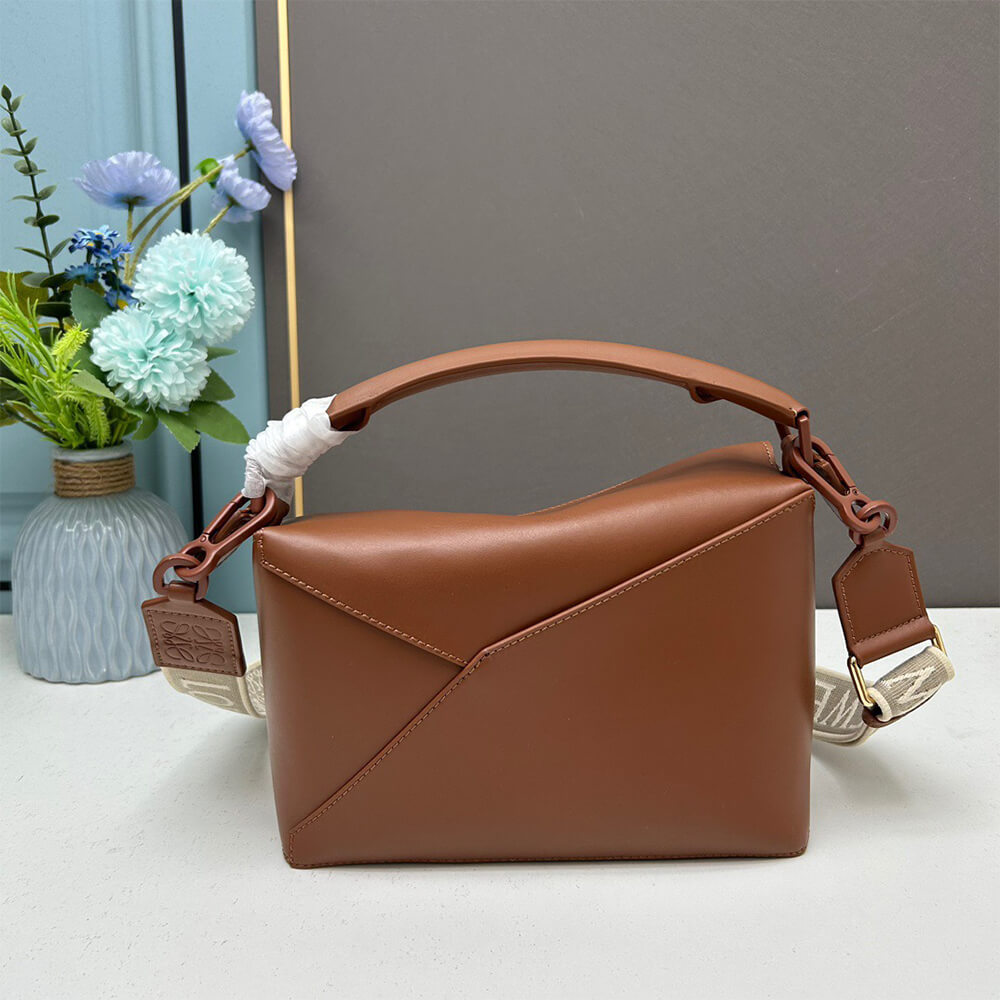4-79.jpg LOEWE Small Puzzle Bag