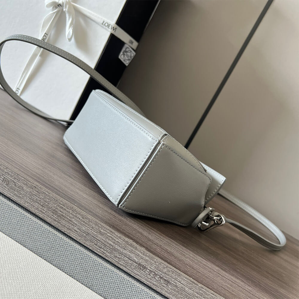 5-20.jpg LOEWE Mini Puzzle bag