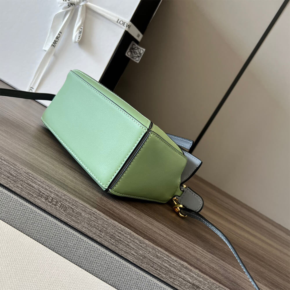 5-26-1.jpg LOEWE Mini Puzzle bag
