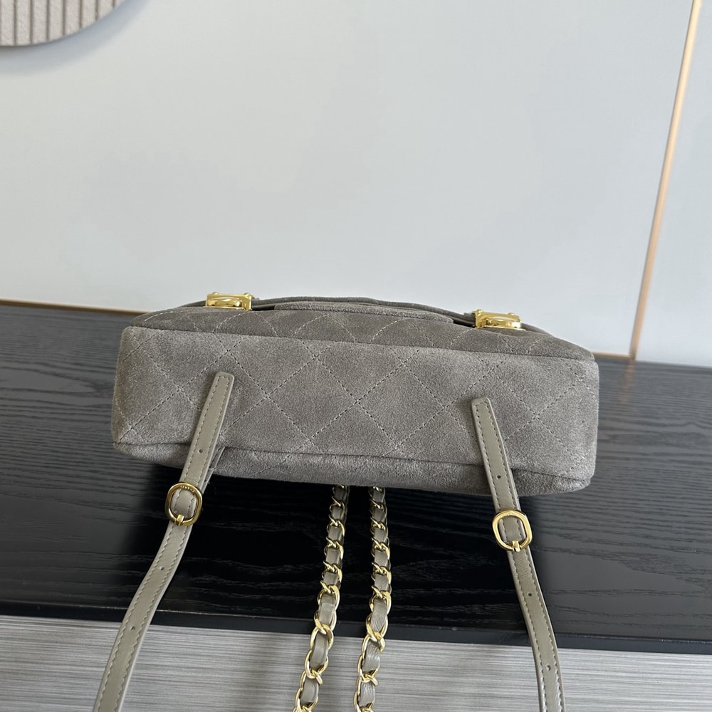 5-268.jpg CHANEL Backpack(HIGH-END GRADE)